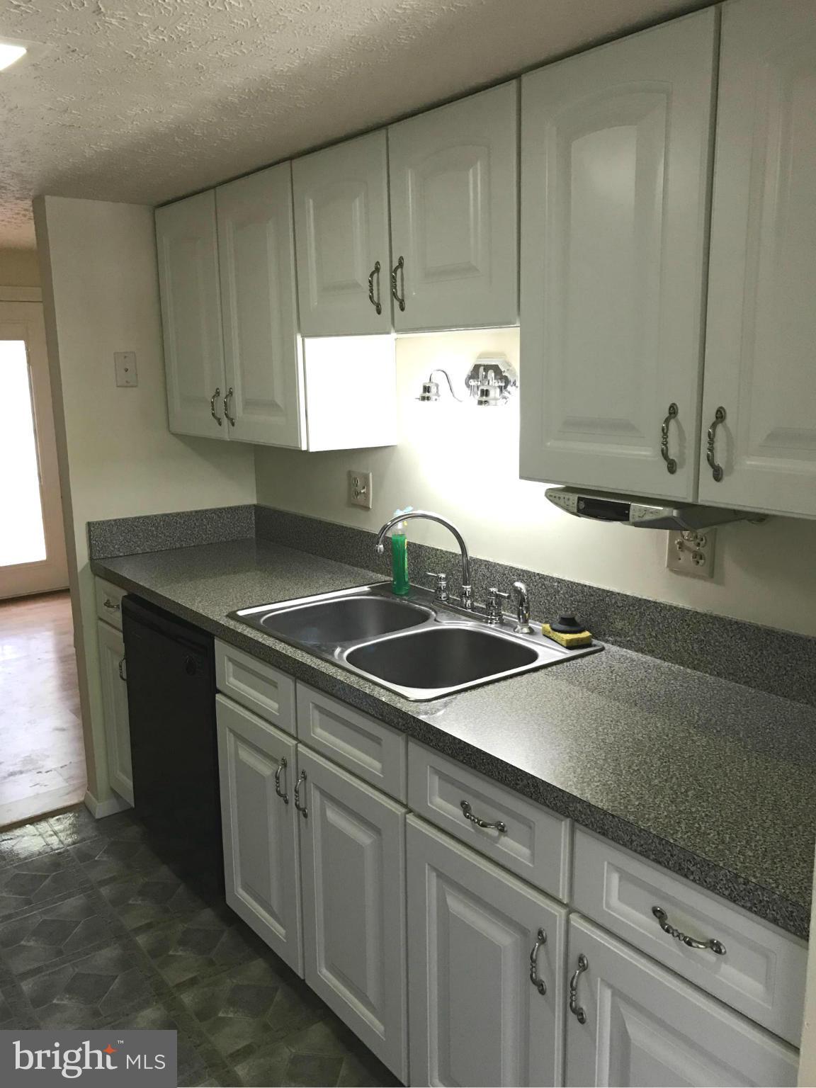 ROLLINGWOOD VILLAGE - Residential Lease