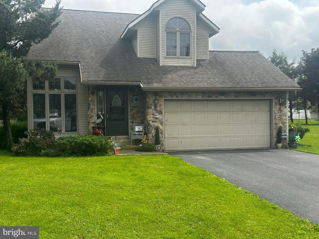 Photo of 136 School Lane, ELIZABETHTOWN, PA 17022 (MLS # PALA2070780)