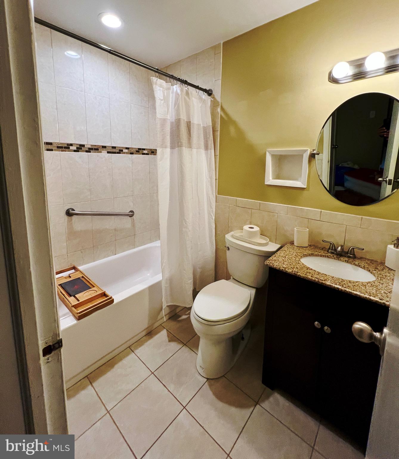 WESTBRIAR COUNTRY CLUB HILLS - Residential Lease