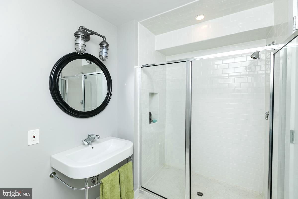 LITTLE ITALY - Residential