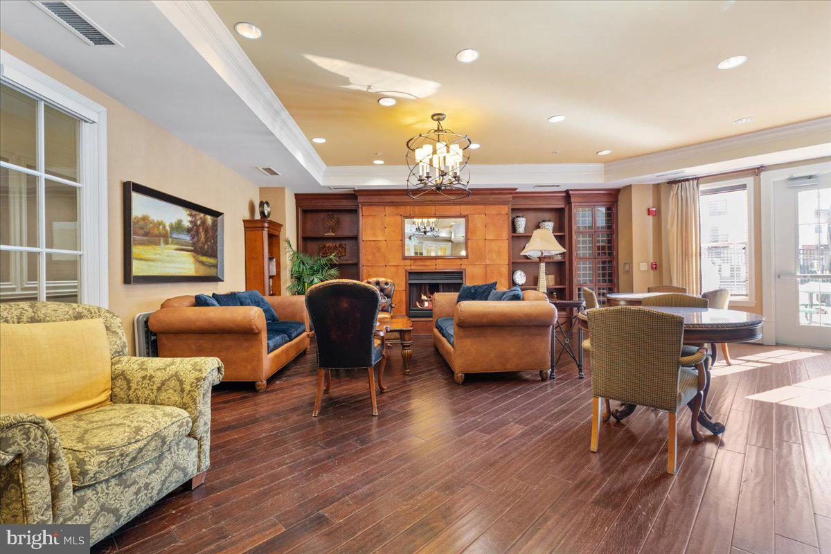 HALSTEAD AT THE METRO - Residential