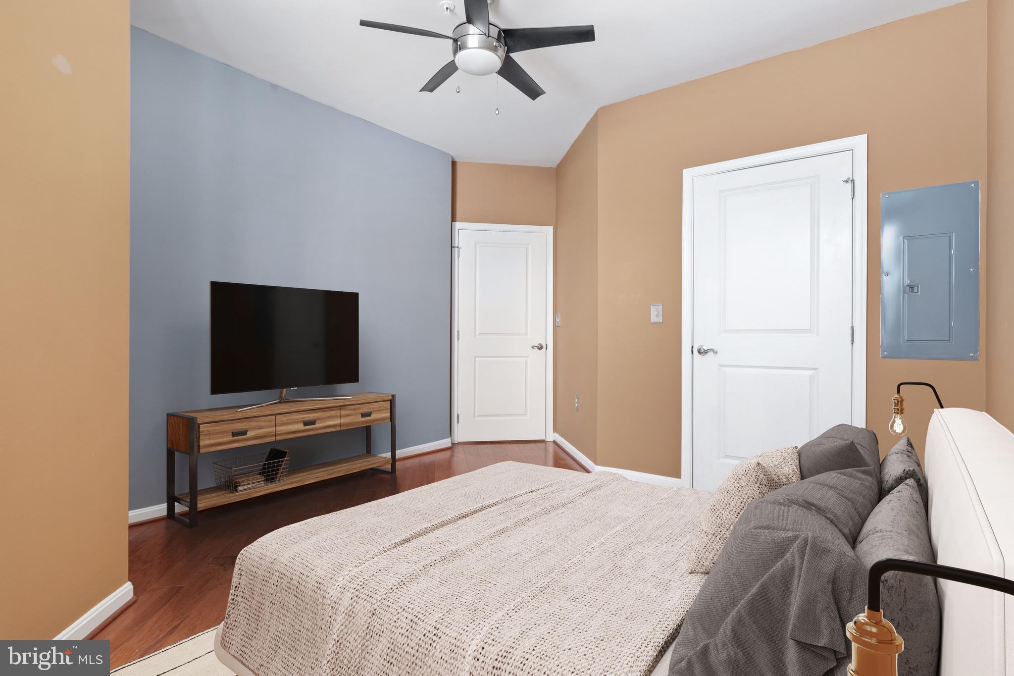 HALSTEAD AT THE METRO - Residential