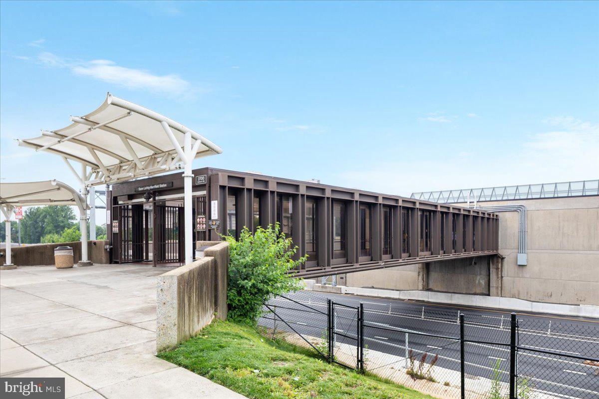 HALSTEAD AT THE METRO - Residential