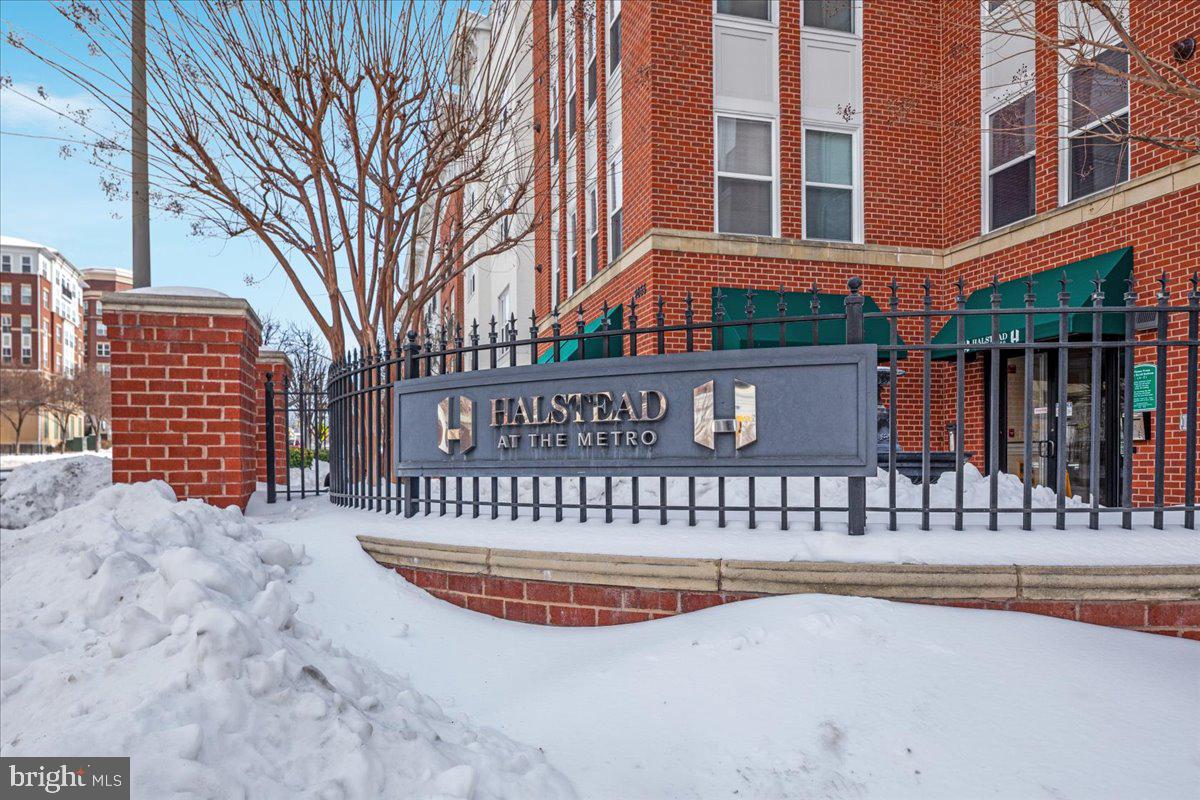 HALSTEAD AT THE METRO - Residential