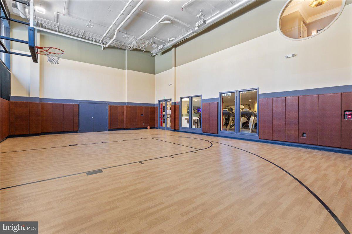 HALSTEAD AT THE METRO - Residential