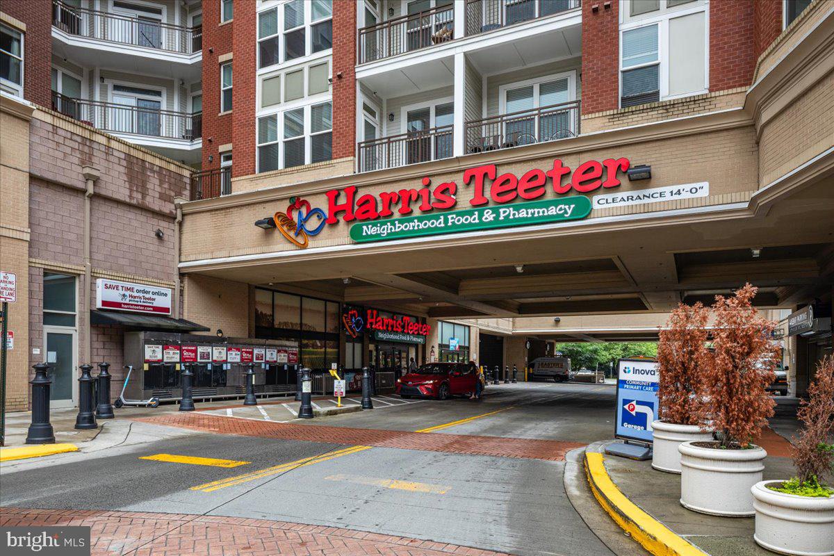 HALSTEAD AT THE METRO - Residential