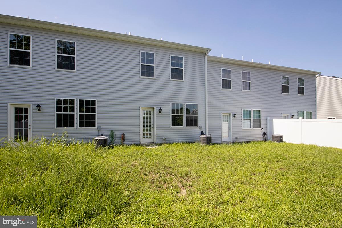 THE CARRIAGE HOMES AT SICKLER COURT - Residential