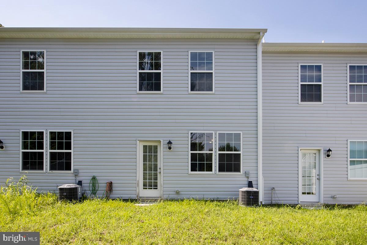 THE CARRIAGE HOMES AT SICKLER COURT - Residential