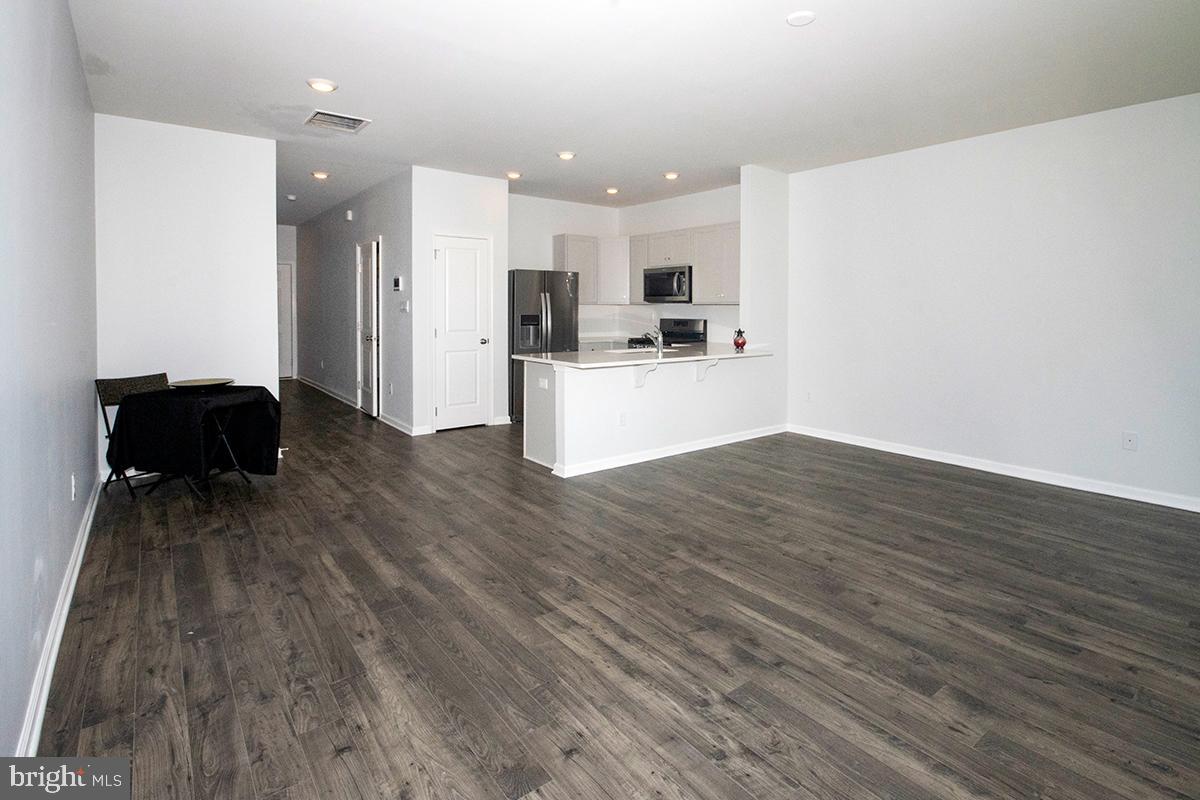 THE CARRIAGE HOMES AT SICKLER COURT - Residential