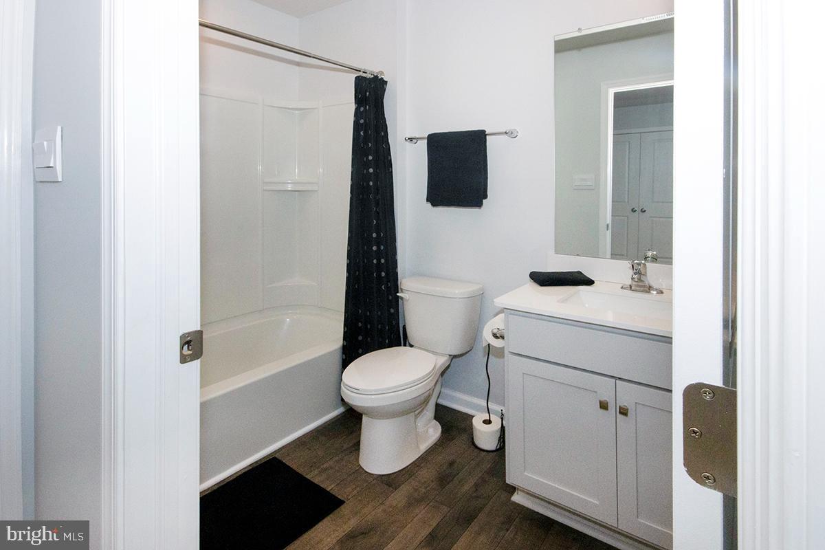 THE CARRIAGE HOMES AT SICKLER COURT - Residential