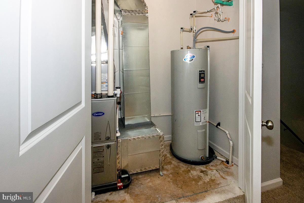 THE CARRIAGE HOMES AT SICKLER COURT - Residential