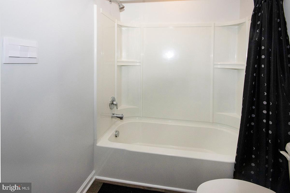 THE CARRIAGE HOMES AT SICKLER COURT - Residential