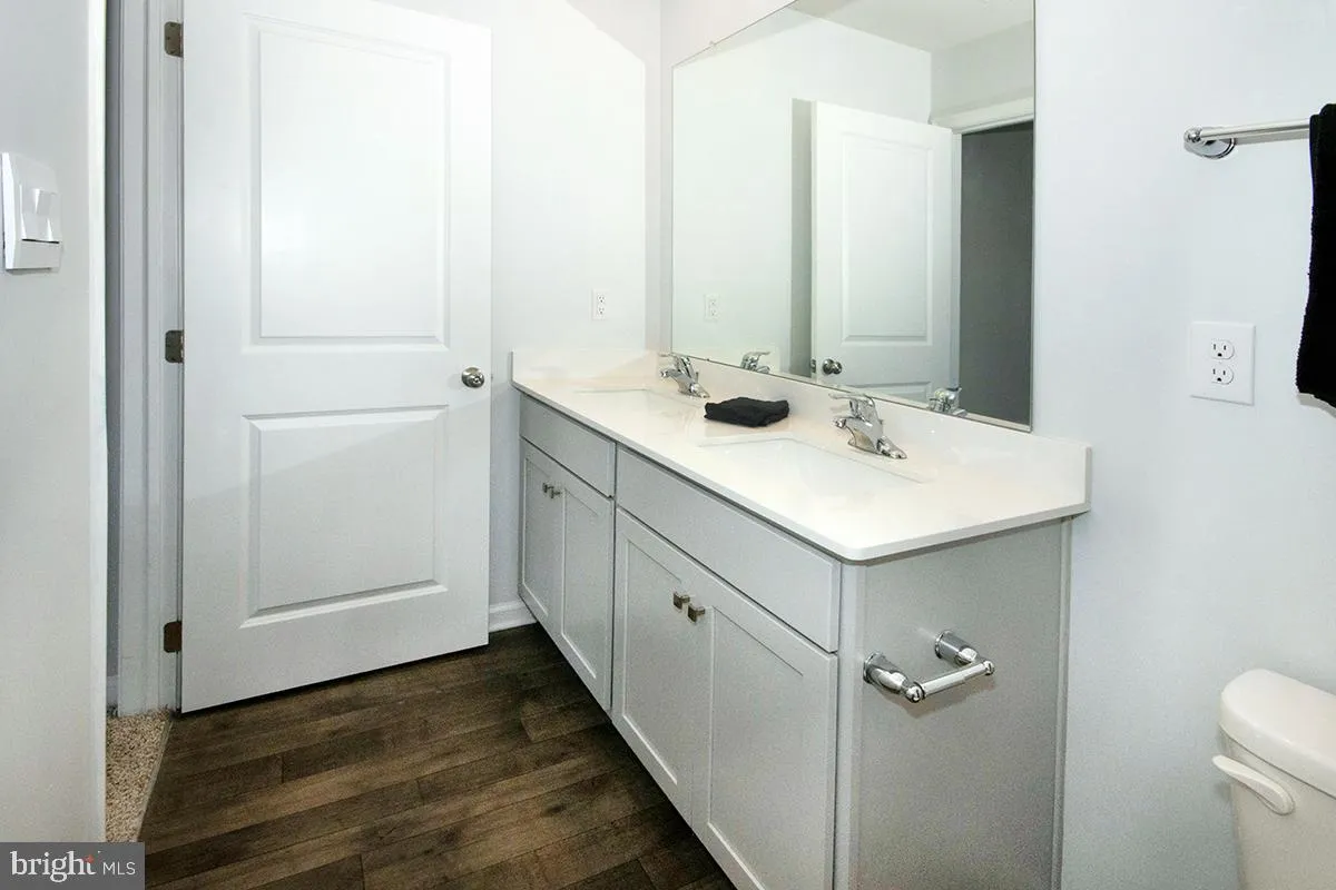 Sicklerville, New Jersey 08081, United States, 3 Bedrooms Bedrooms, ,3 BathroomsBathrooms,Residential,Pending,48966