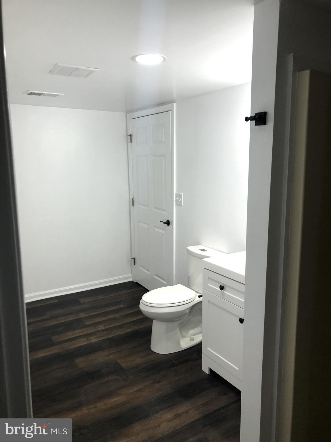 WHITE HALL - Residential