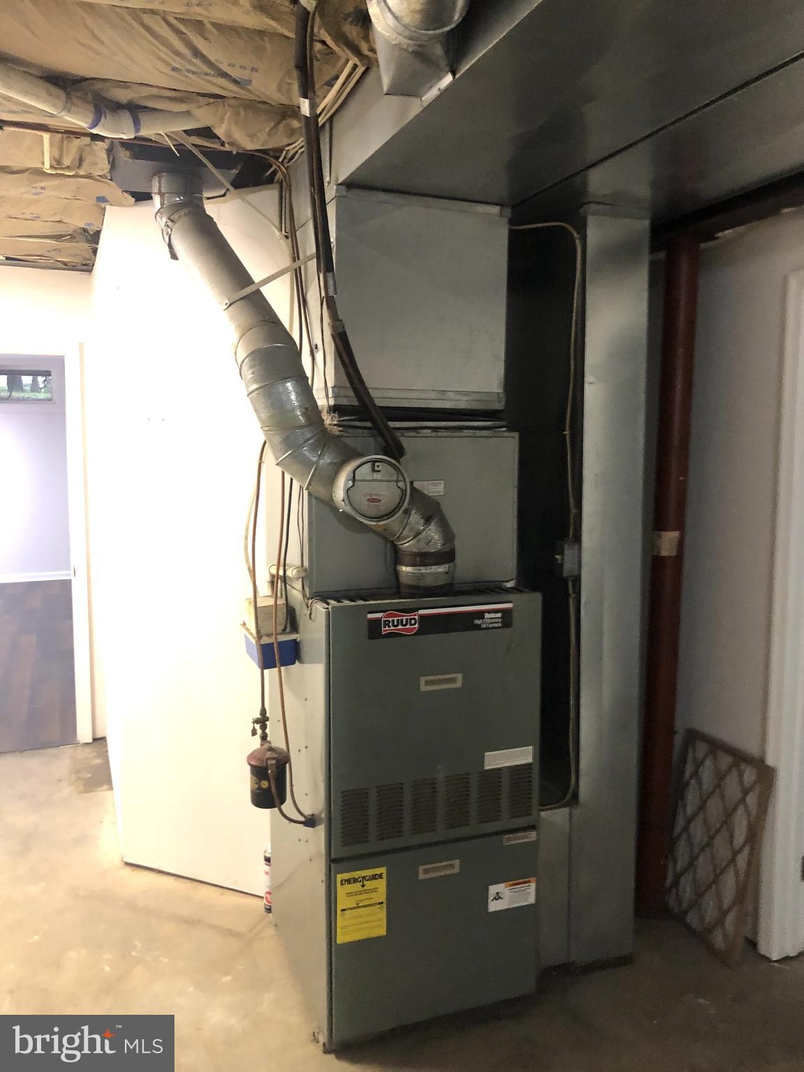 WHITE HALL - Residential