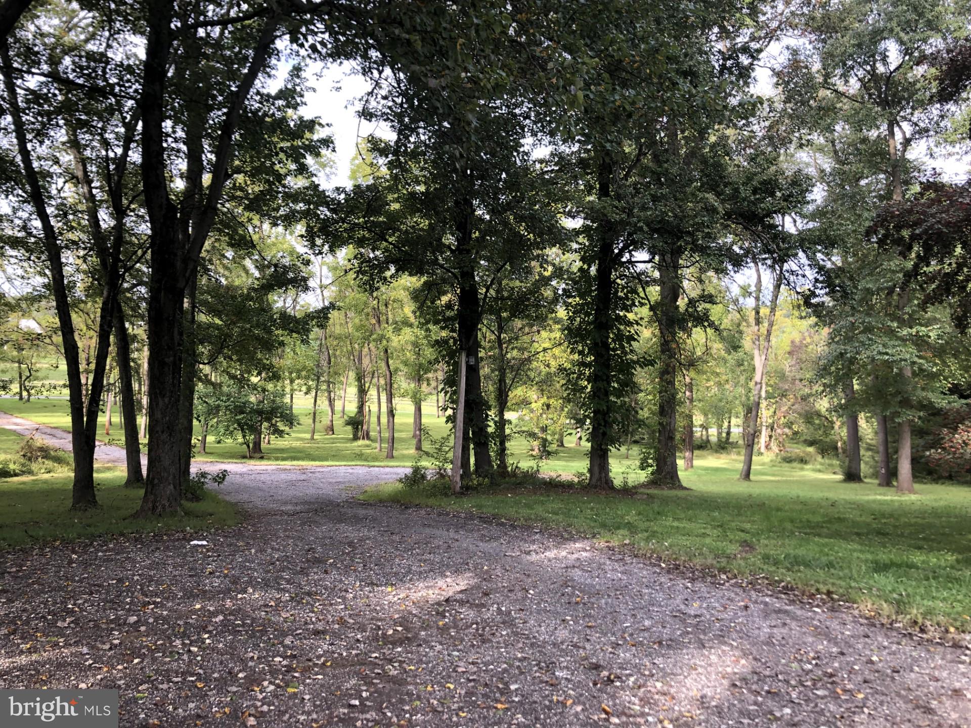 WHITE HALL - Residential