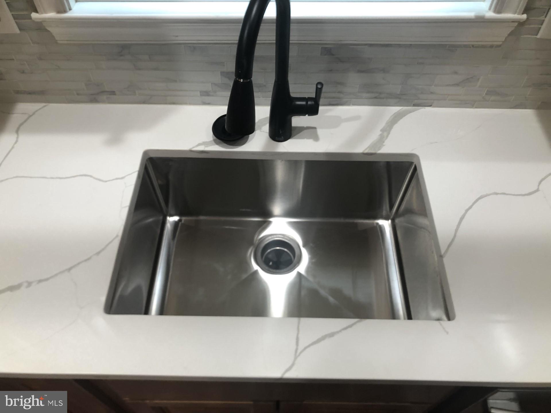 WHITE HALL - Residential