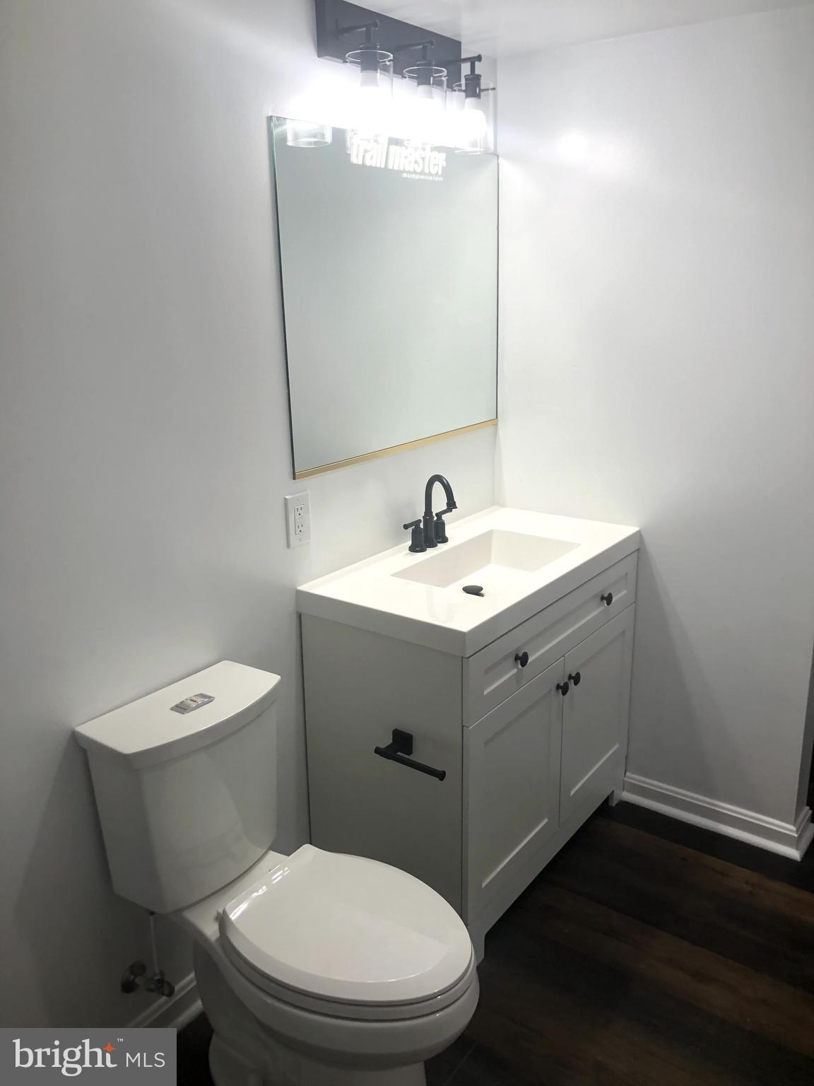 WHITE HALL - Residential