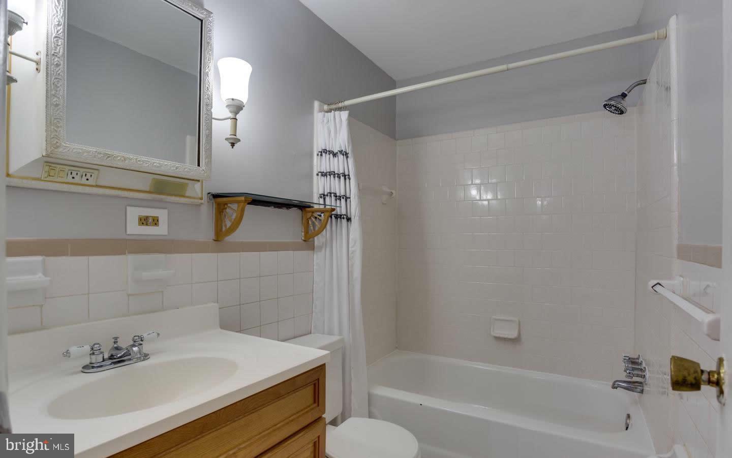 VALLEY PARK - Residential Lease