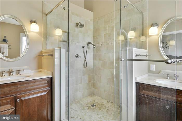 PINEY ORCHARD - Residential