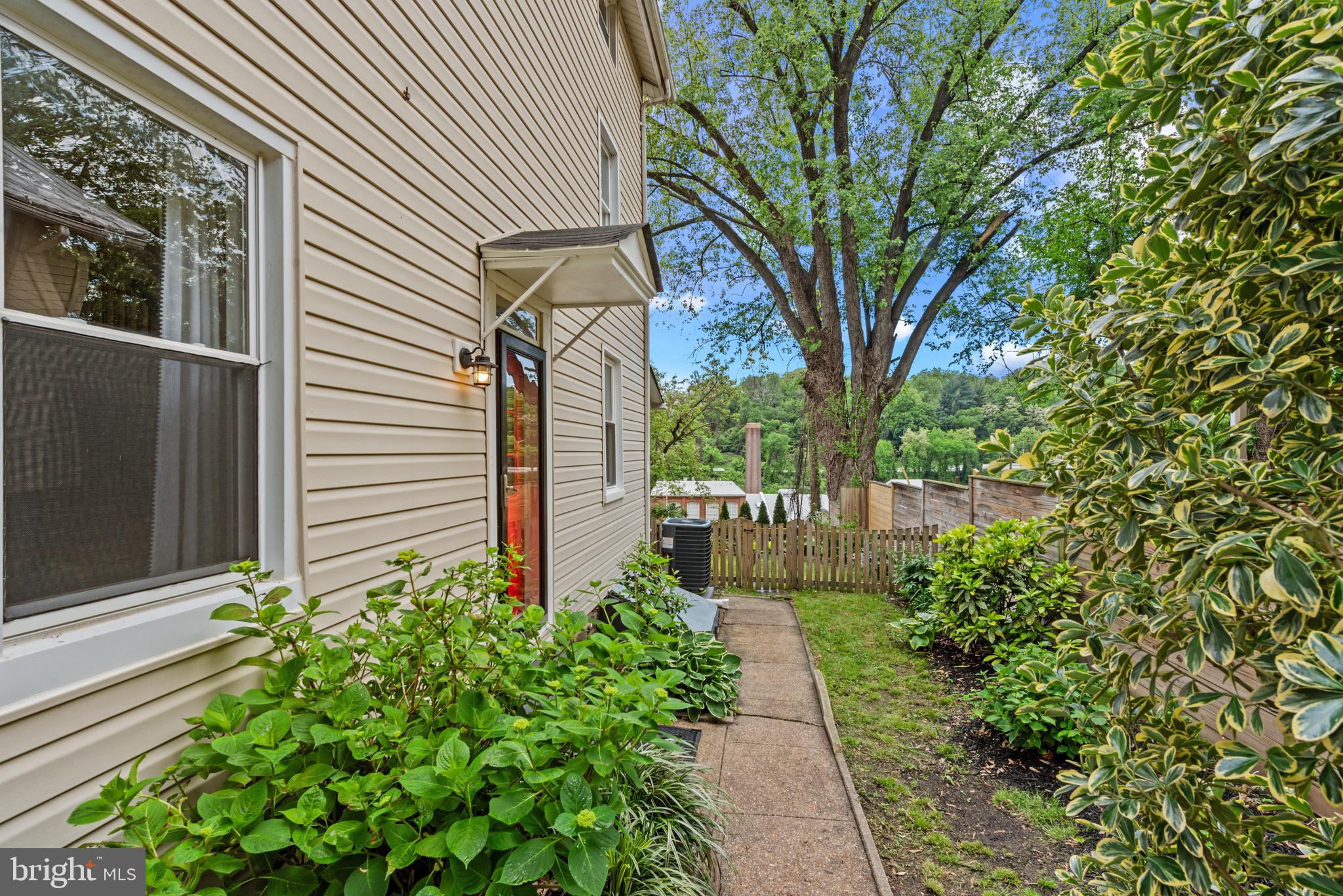 HAMPDEN HISTORIC DISTRICT - Residential