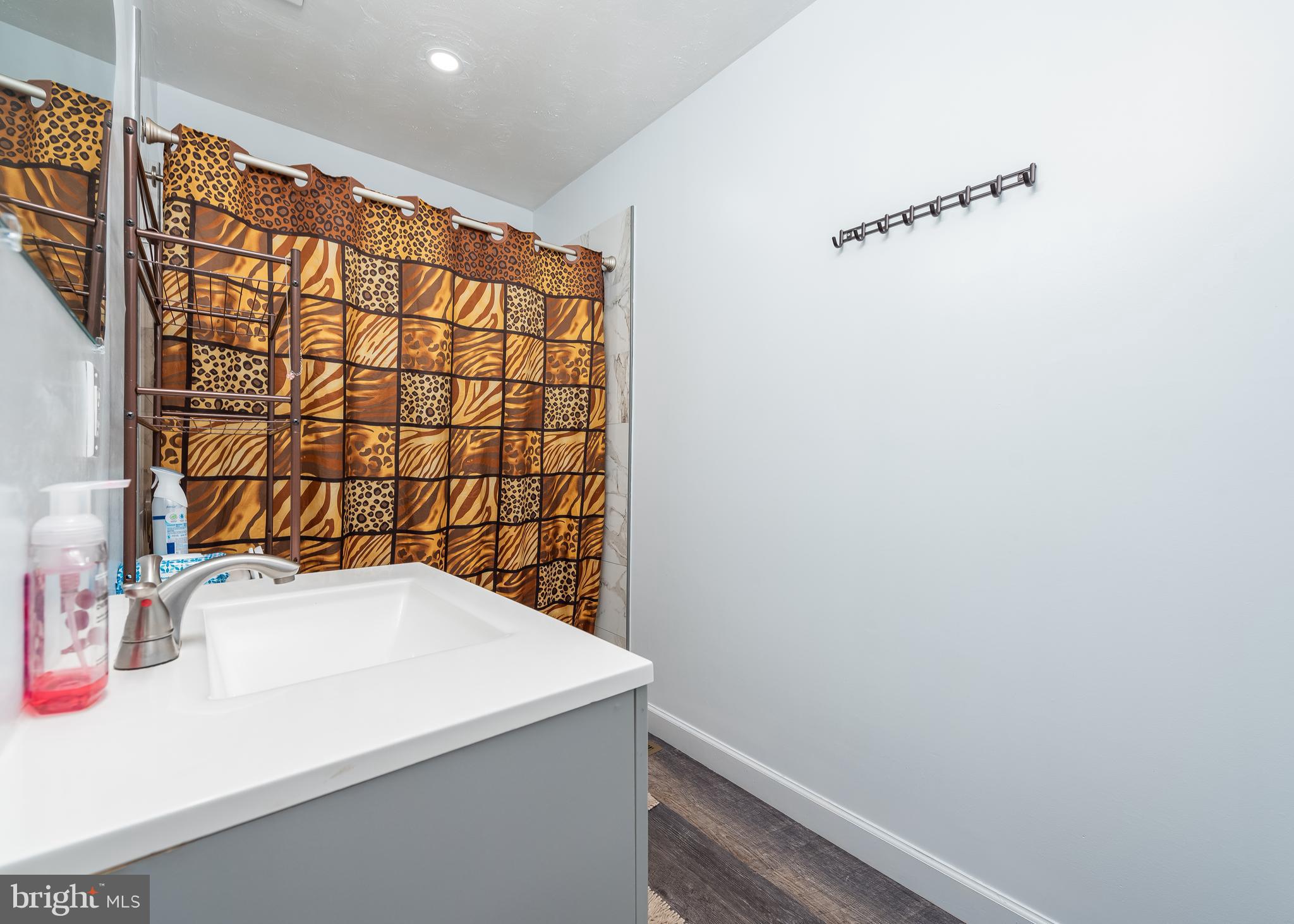 NEWPORT ESTATES - Residential