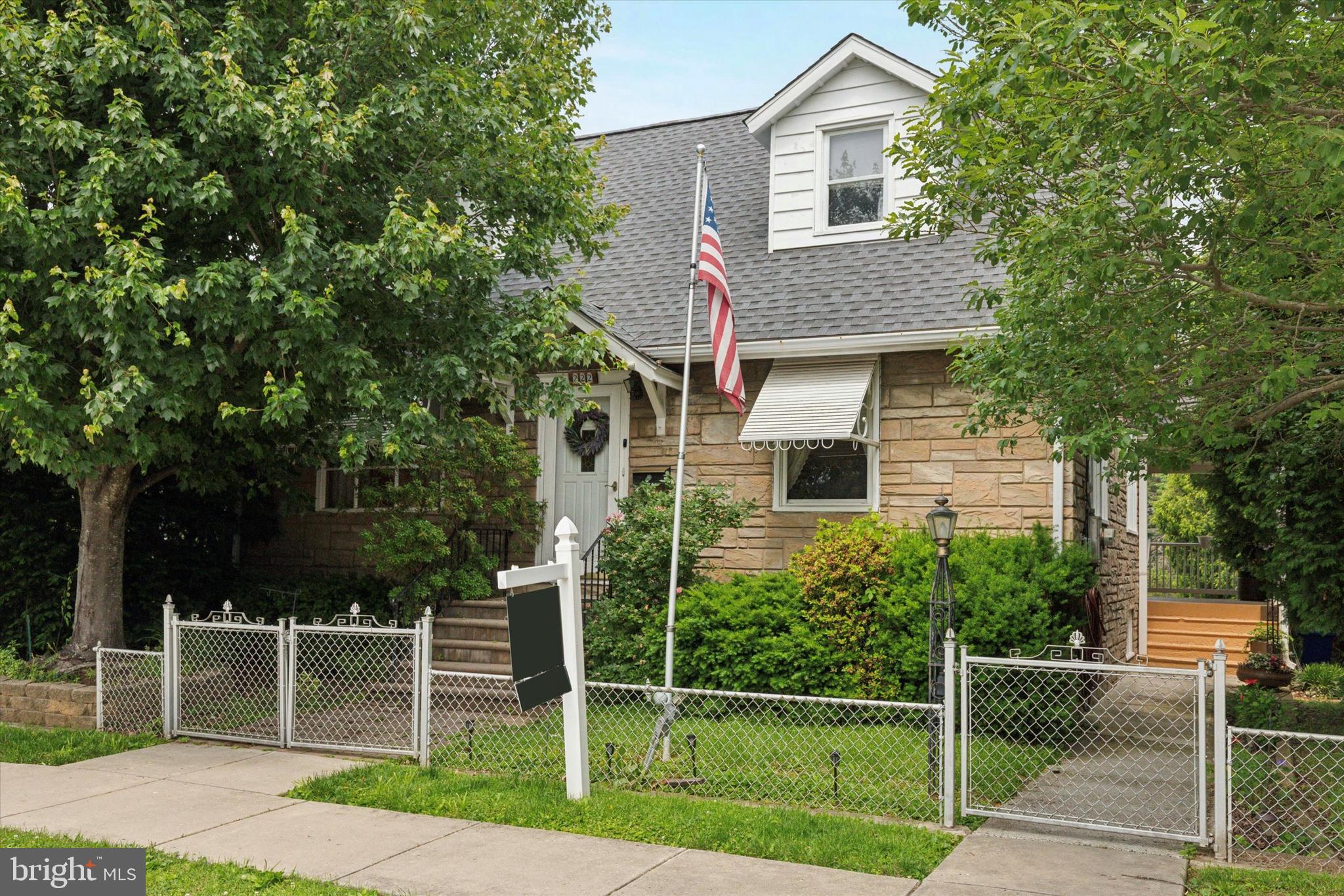 222 MOIR AVENUE
