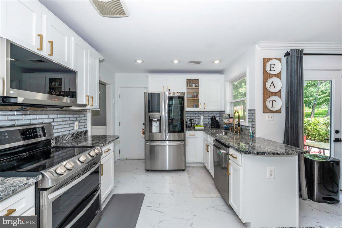 DEBUSK - Residential Lease