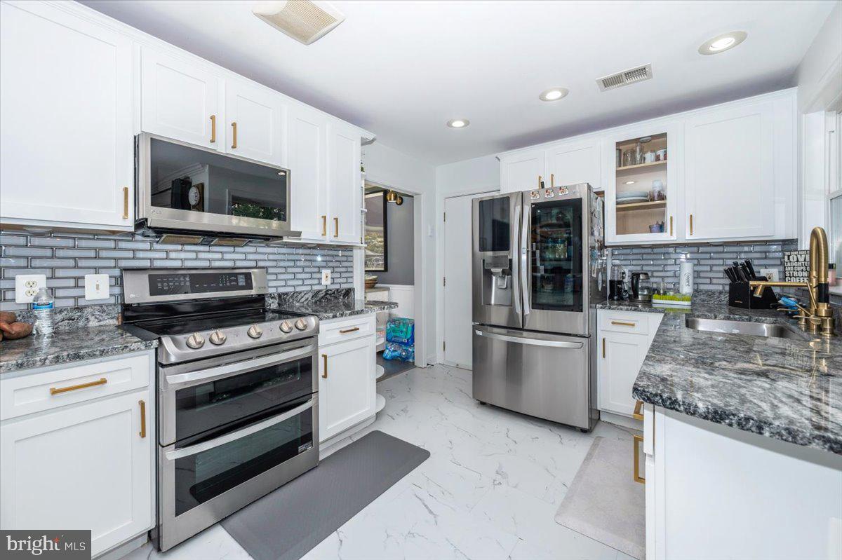 DEBUSK - Residential Lease