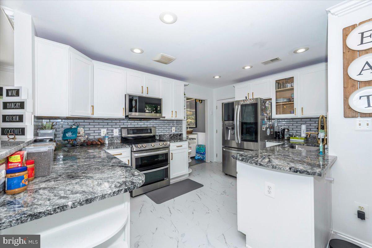 DEBUSK - Residential Lease