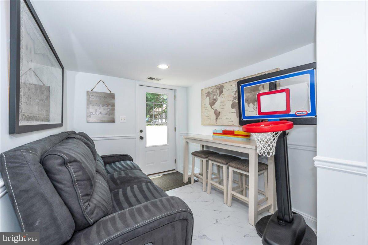 DEBUSK - Residential Lease