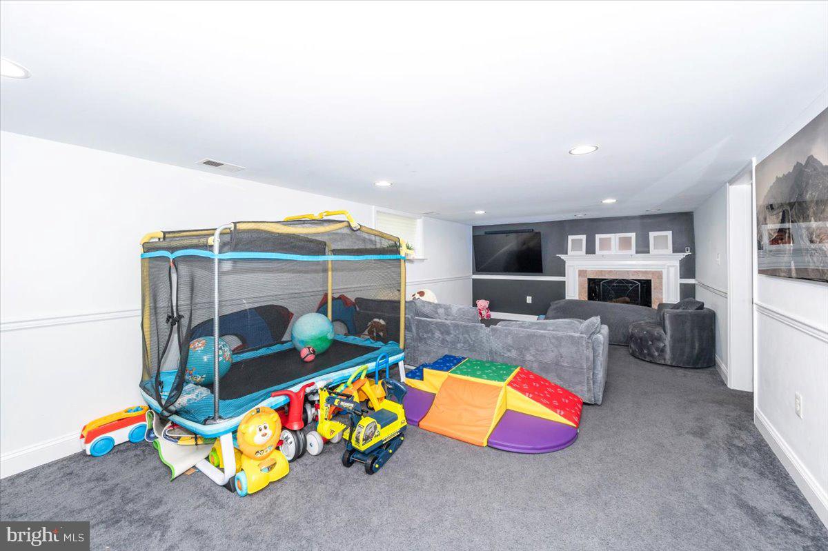 DEBUSK - Residential Lease