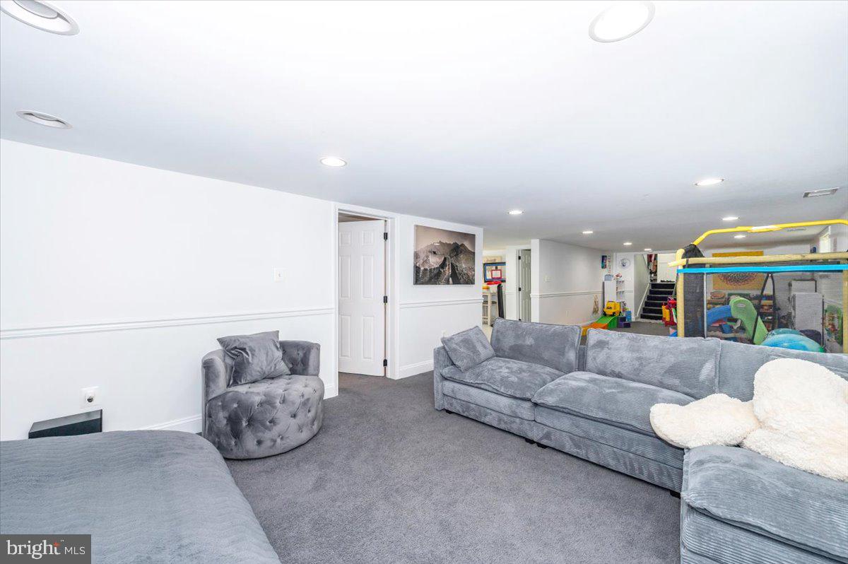 DEBUSK - Residential Lease