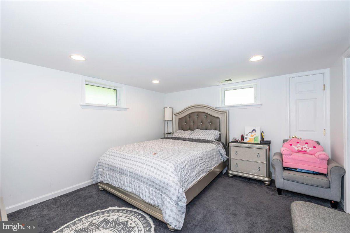 DEBUSK - Residential Lease