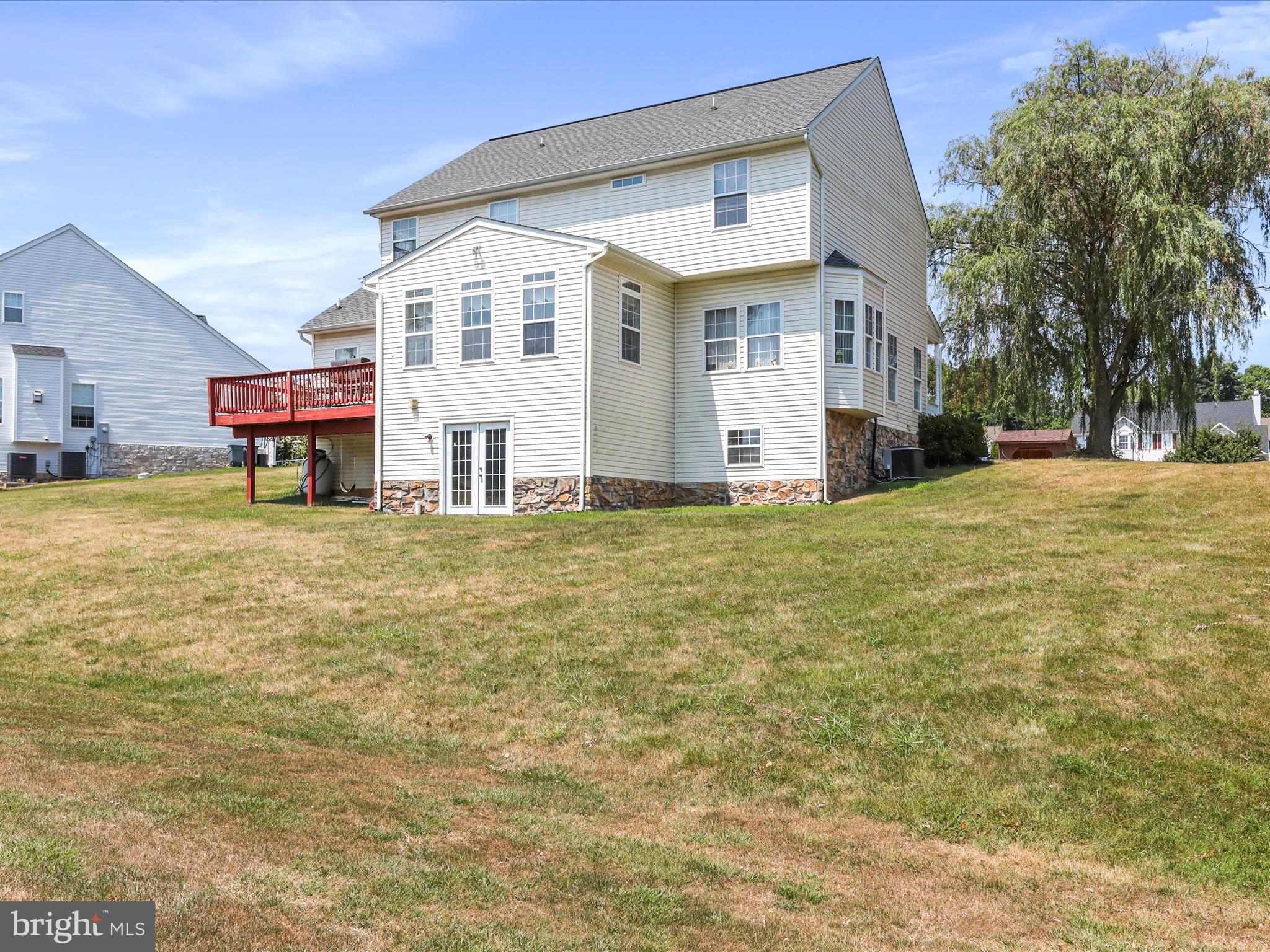 LOCUST HILL - Residential