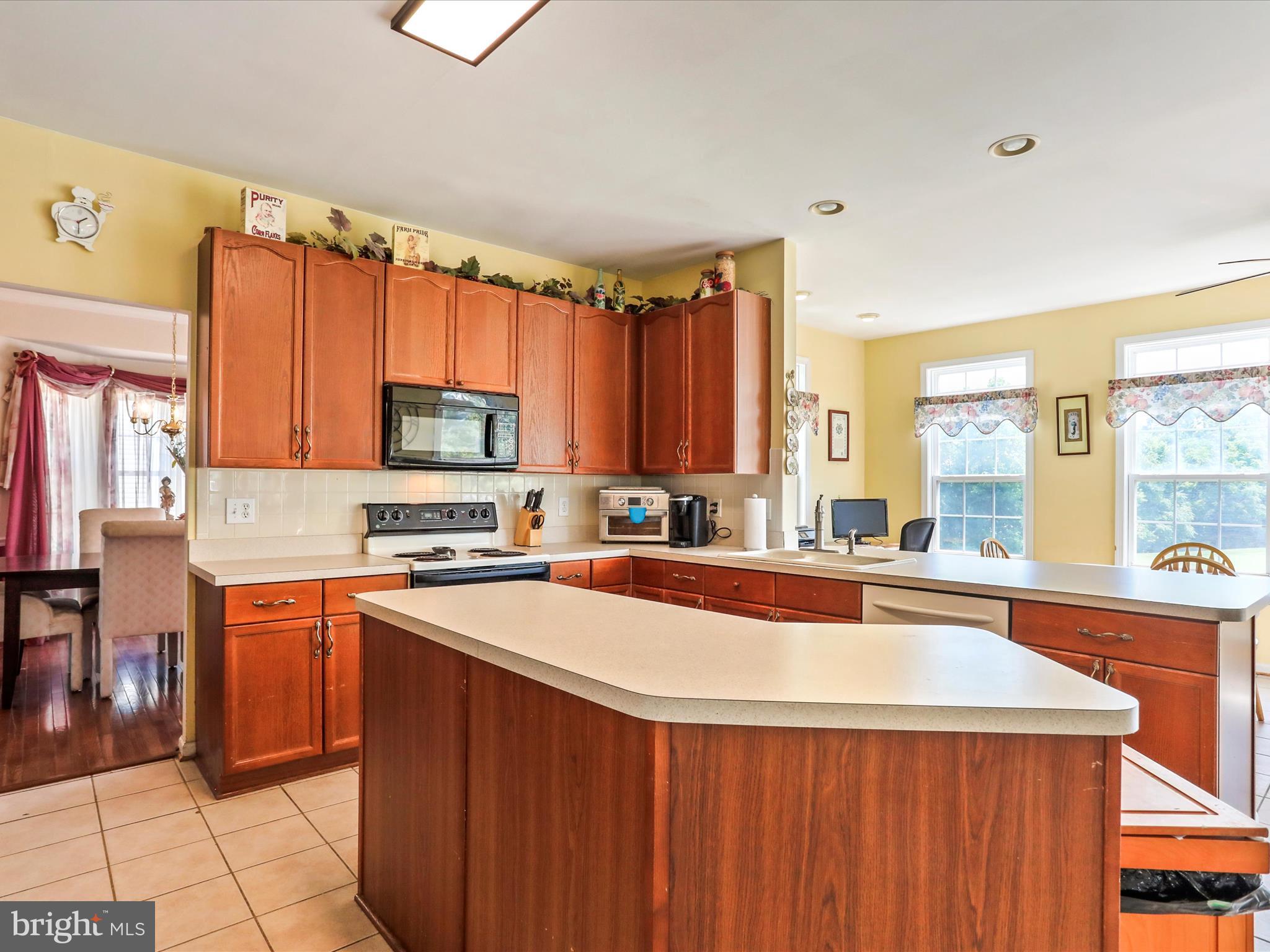 LOCUST HILL - Residential