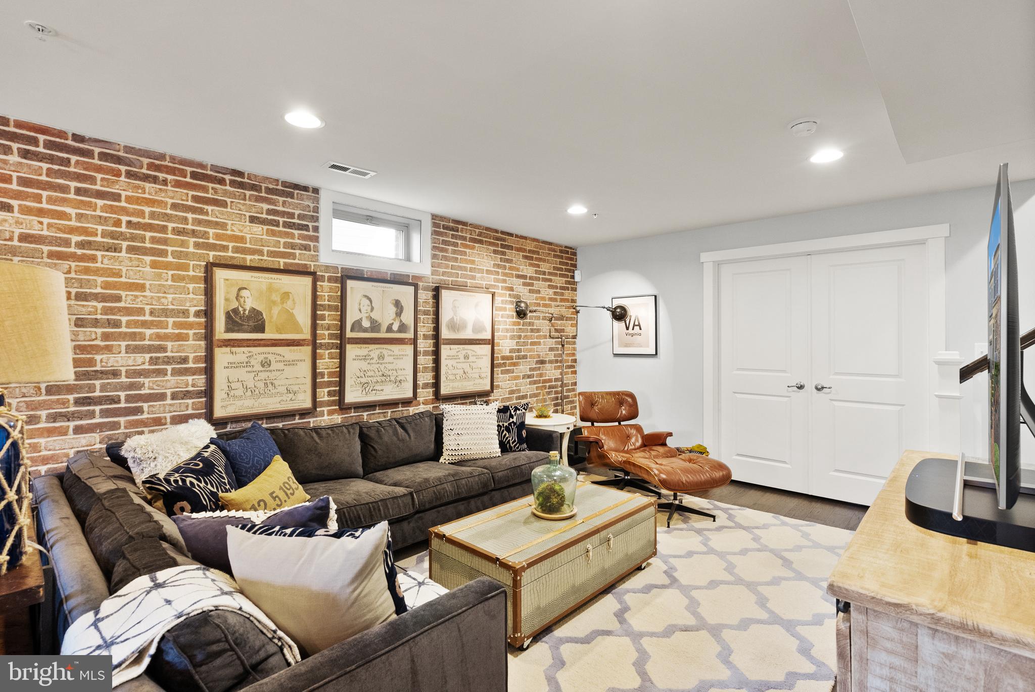 POTOMAC SHORES - Residential