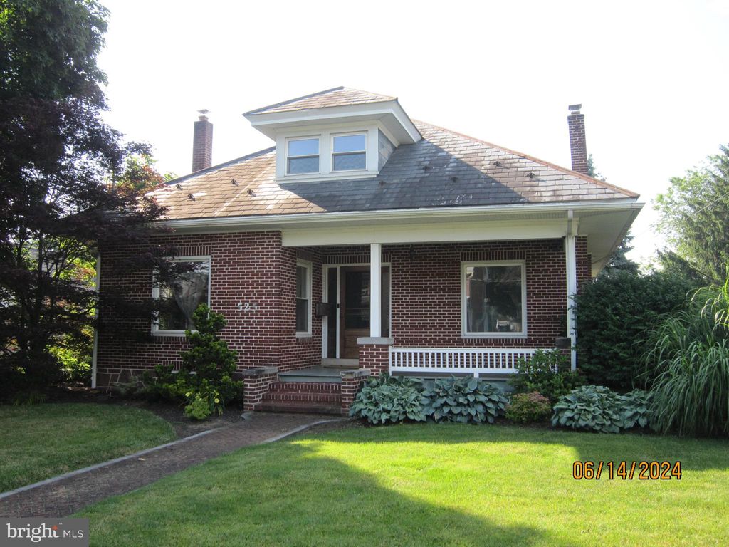 Photo of 525 S 4th Street, Denver, PA 17517 (MLS # PALA2052466)