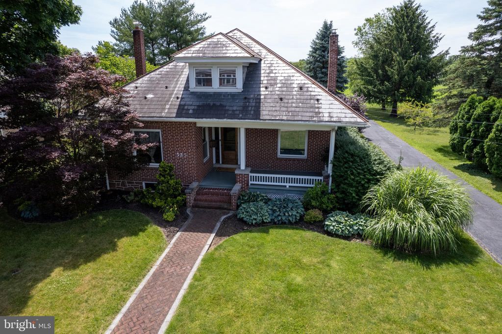 Photo of 525 S 4th Street, Denver, PA 17517 (MLS # PALA2052466)