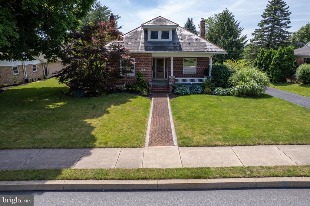 Photo of 525 S 4th Street, Denver, PA 17517 (MLS # PALA2052466)