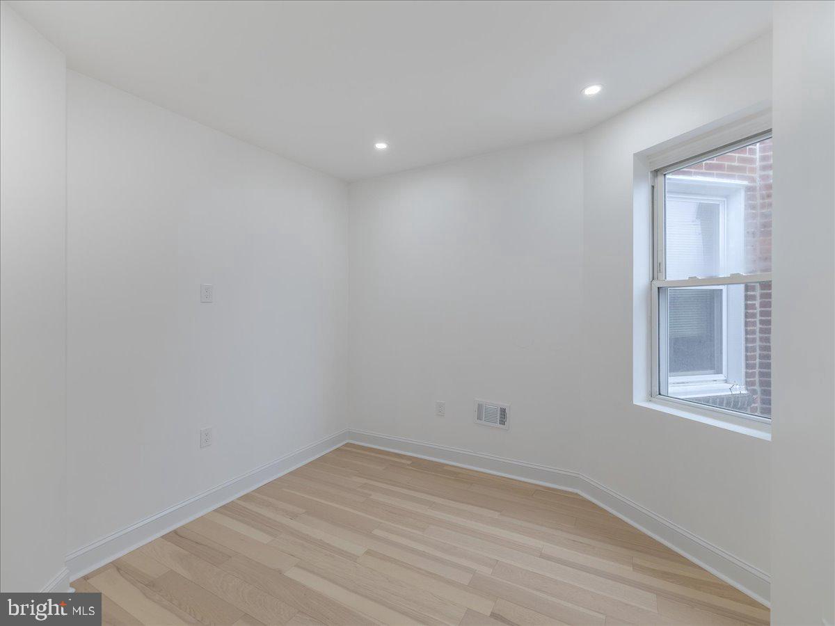 WEST OAK LANE - Residential