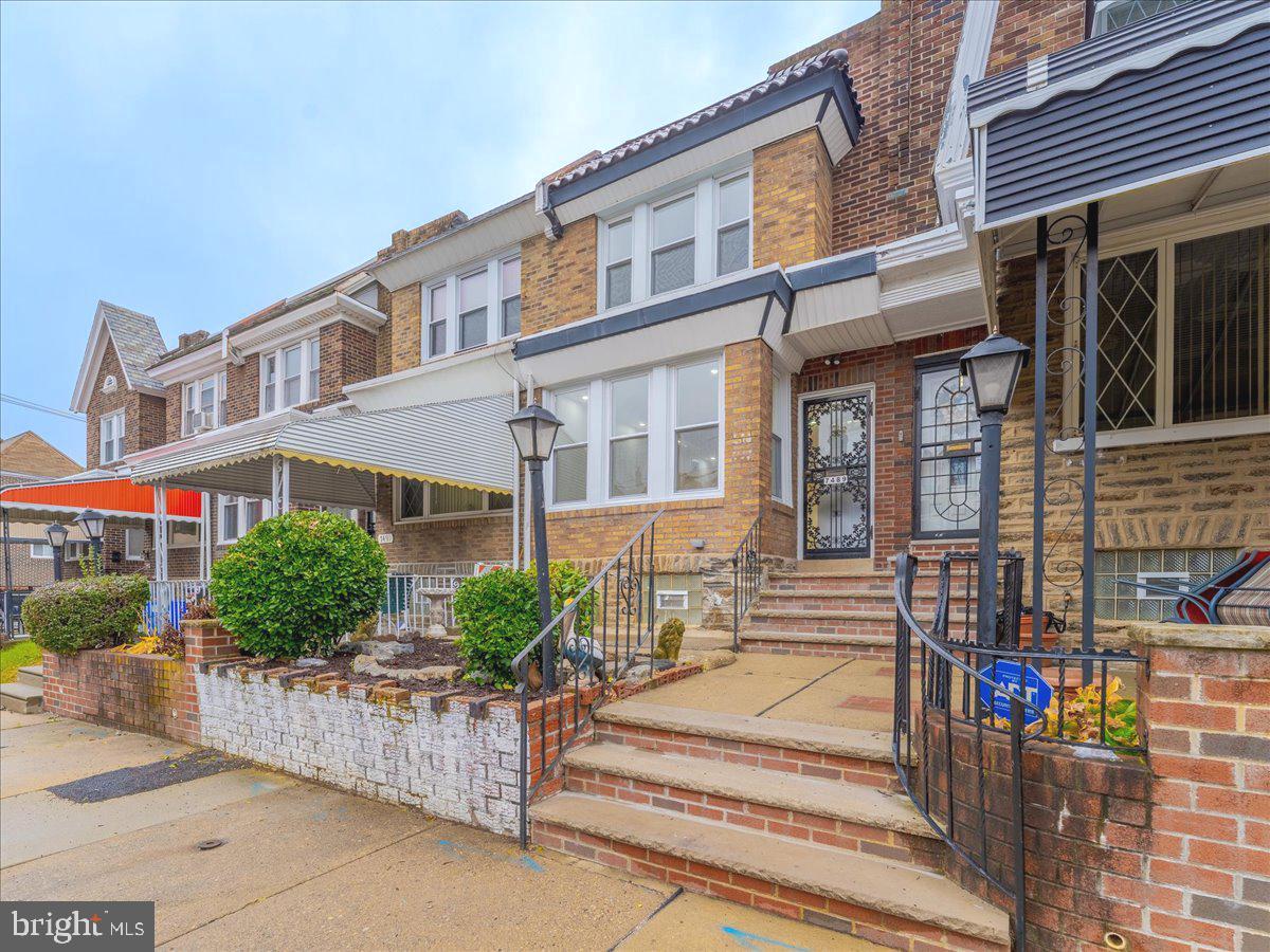 WEST OAK LANE - Residential