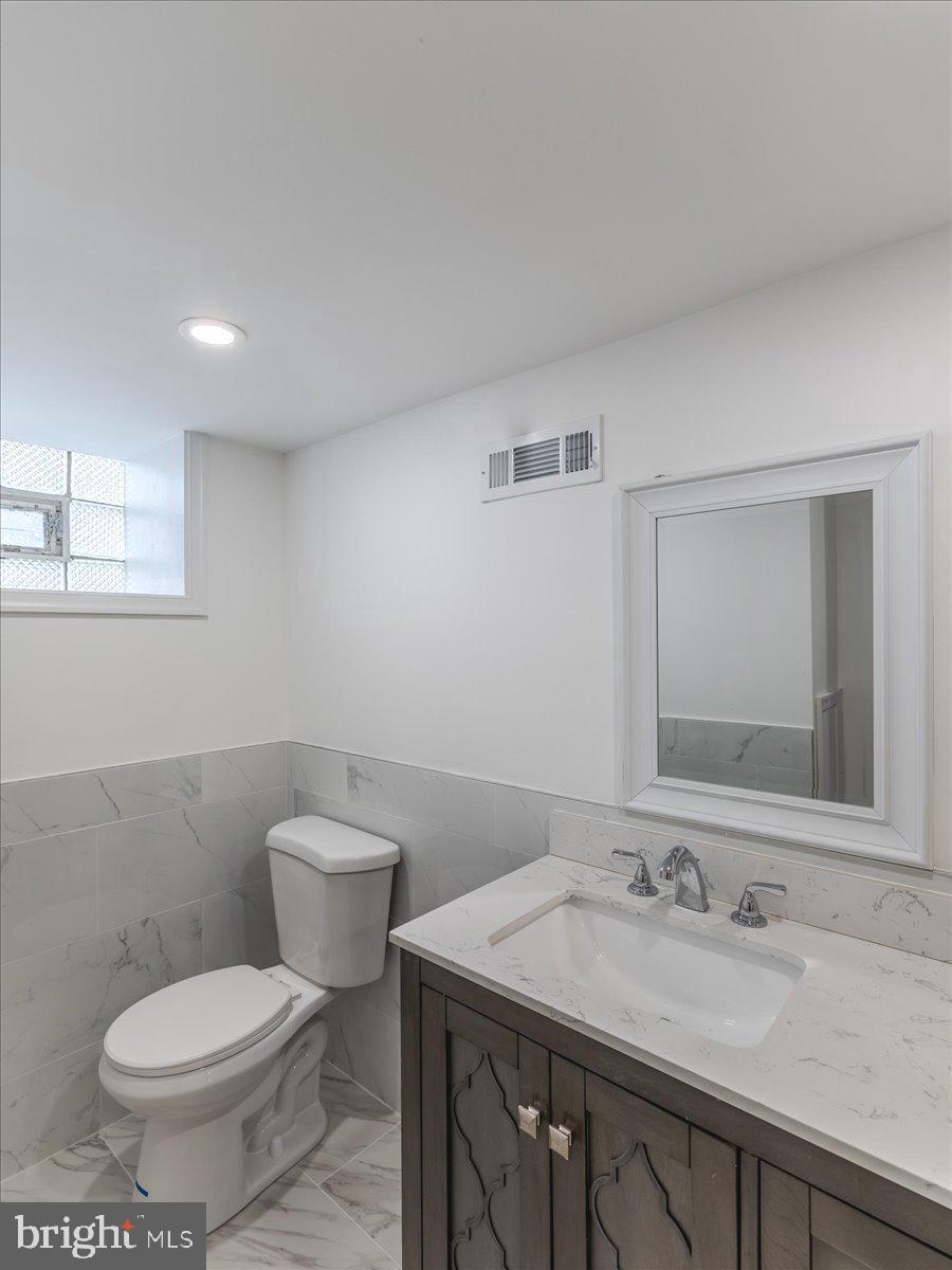 WEST OAK LANE - Residential