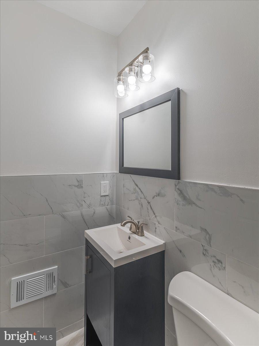 WEST OAK LANE - Residential