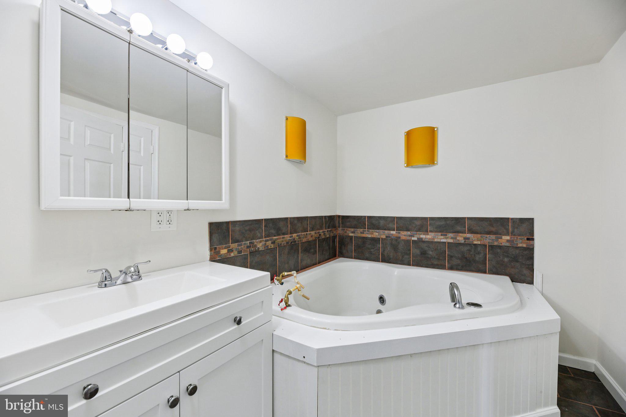 CAPE ST CLAIRE - Residential