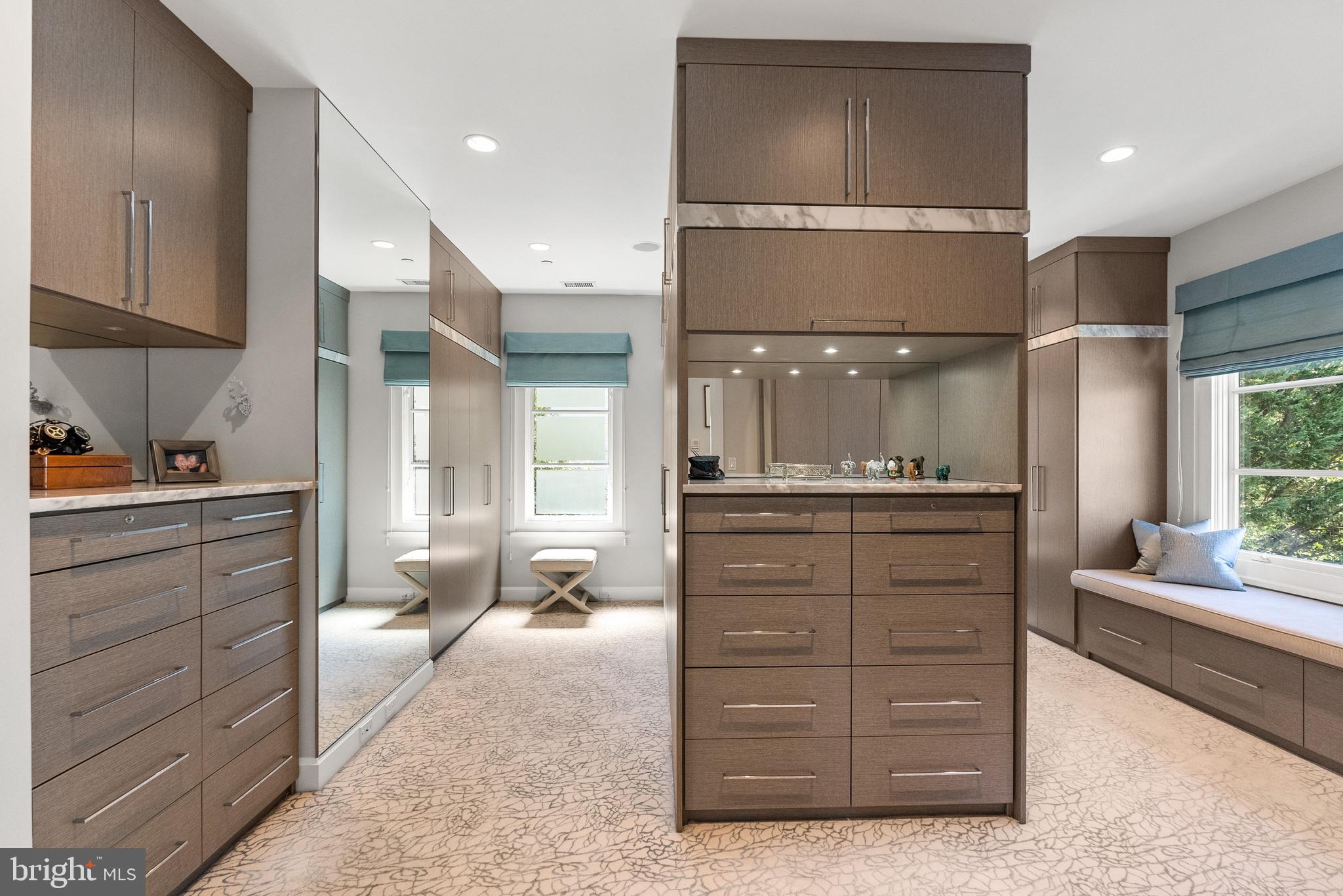 FOREST HILLS - Residential