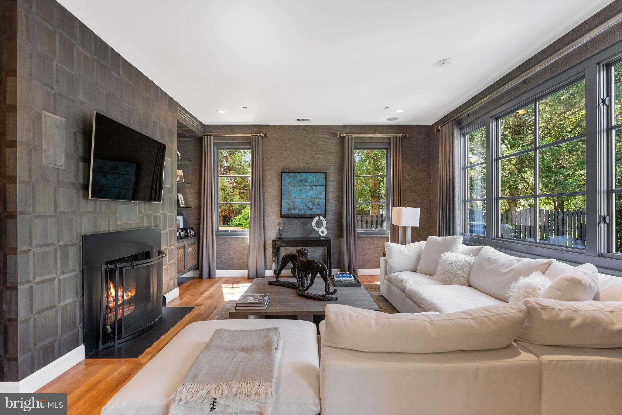 FOREST HILLS - Residential
