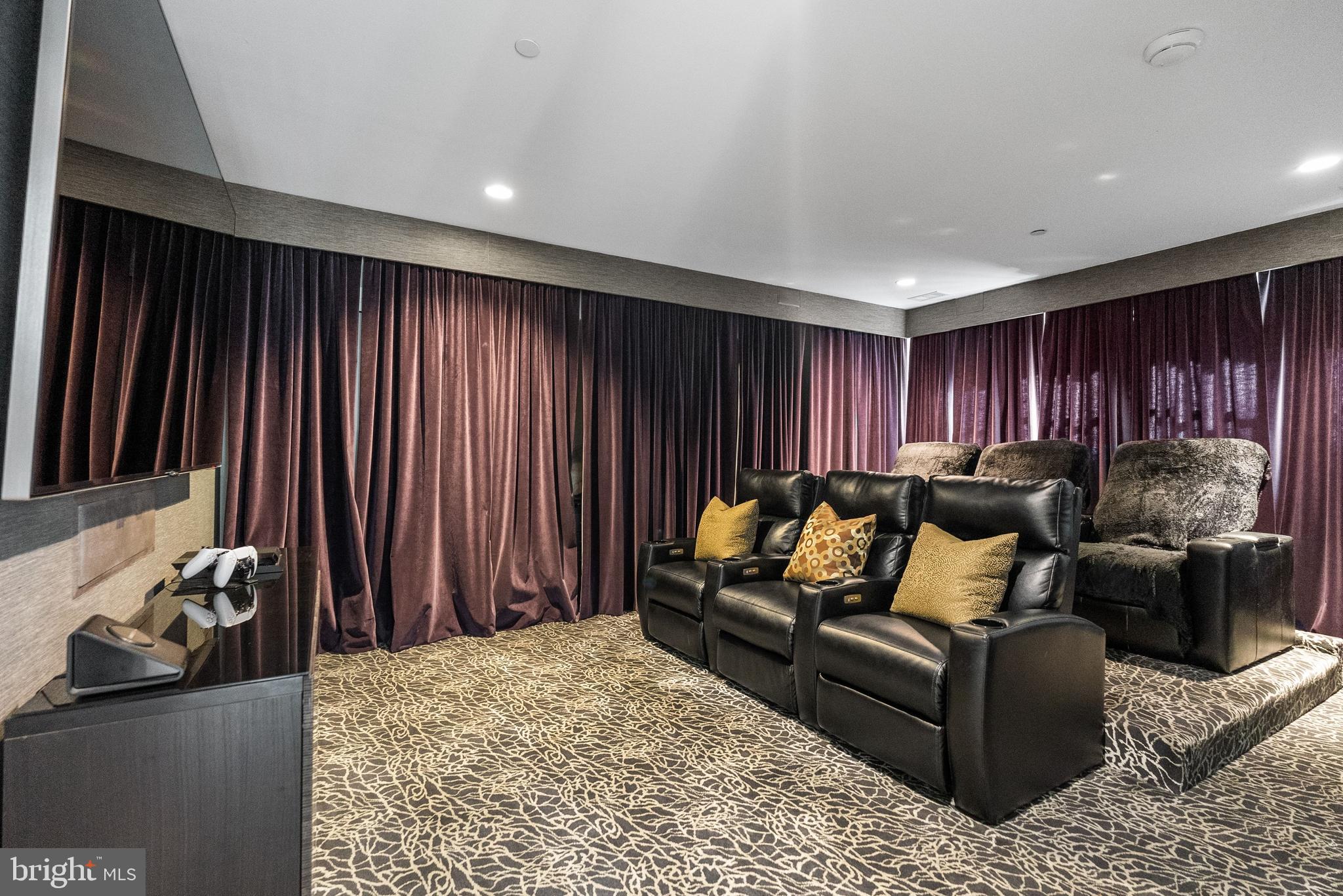 FOREST HILLS - Residential