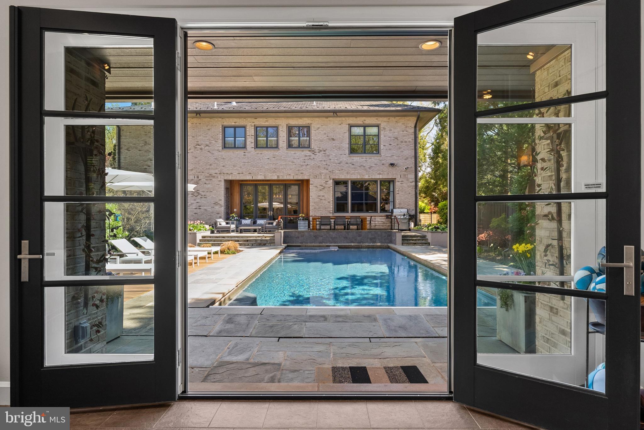 FOREST HILLS - Residential
