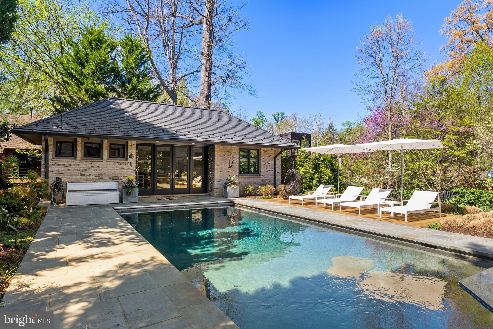 FOREST HILLS - Residential